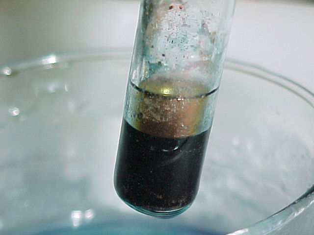 Metal Ammonia Solution phase separation - &copy; Jonathan Wasse and Arthur Lovell 2003